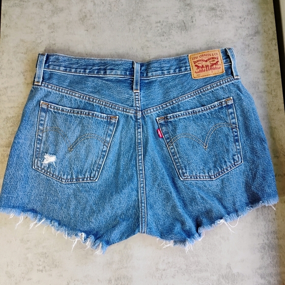 Levi's 501 Distressed Denim Shorts Women's 31 Waist Blue Festival High Rise - Picture 5 of 13